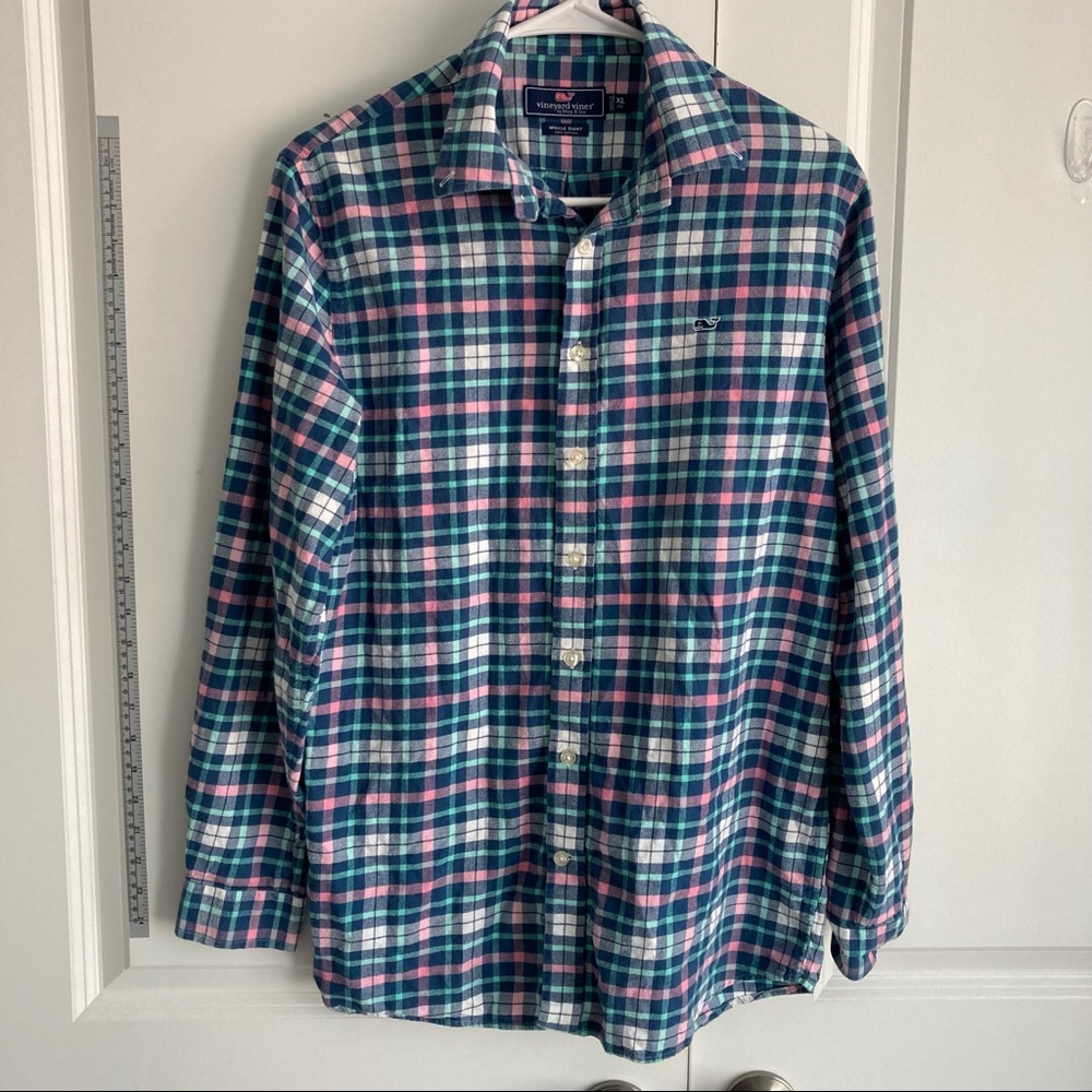 VINEYARD VINES XL PLAID BUTTON UP SHIRT